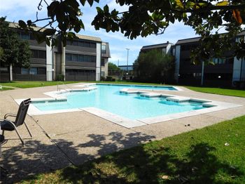 3085 Walnut Bend Lane