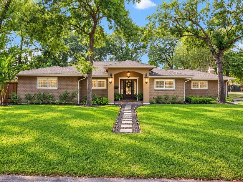 9402 Crispin Lane, Houston TX 77080