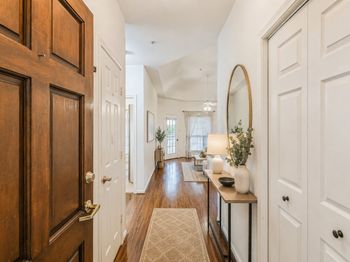 2803 Kings Crossing Drive