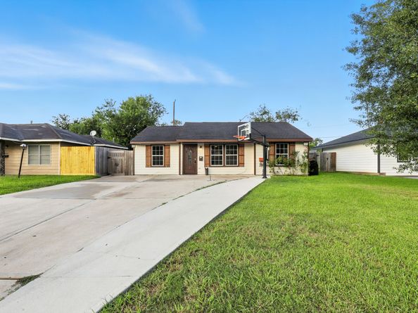 3631 Wyoming Street, Houston TX 77021
