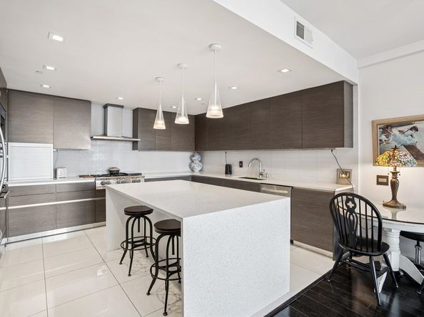 8100 River Rd 1101, North Bergen NJ 07047