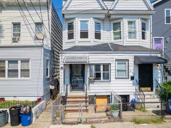 224A Neptune Ave, Jersey City NJ 07305-2560