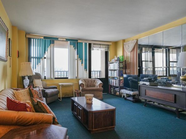 380 Mountain Rd 1710, Union City NJ 07087