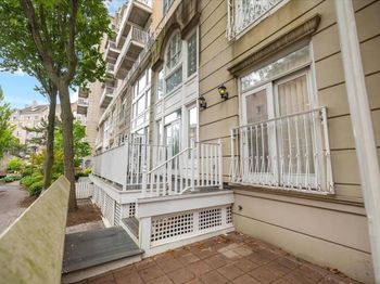 208 Shearwater Ct West