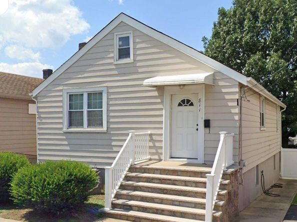 811 8th St, Secaucus NJ 07094