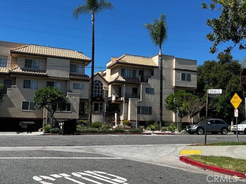 537 N Adams, Glendale CA 91206