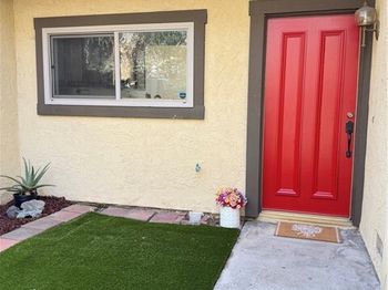 2618 N Tustin