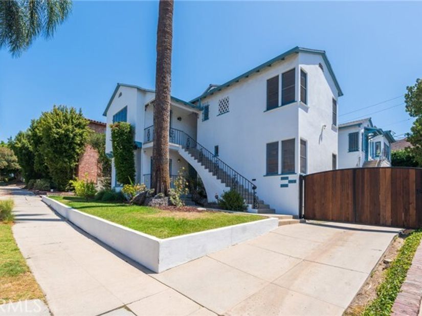 1964 Palmerston, Los Angeles CA 90027