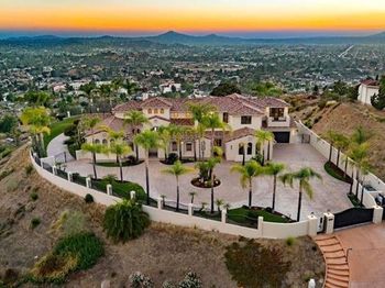 2424 Cerro Sereno