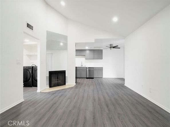 9038 Orion Avenue 209, North Hills (los Angeles) CA 91343