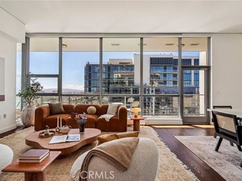 9 MacArthur Place