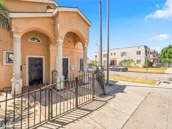 10601 S Main
