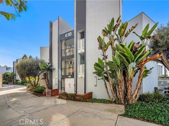 610 The Village, Redondo Beach CA 90277