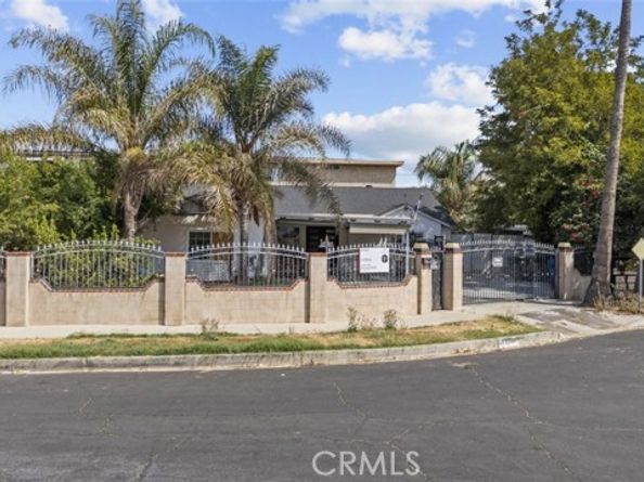 8134 Baird Avenue, Reseda (los Angeles) CA 91335