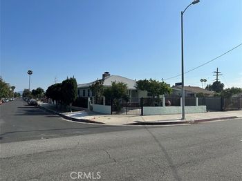 10842 Saticoy Street