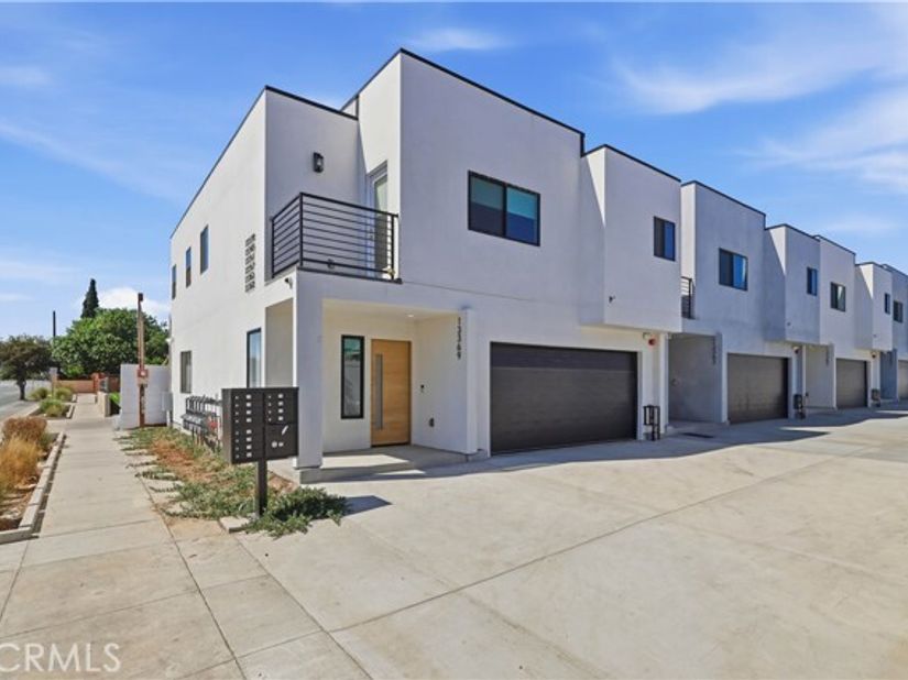13369 W Cellest Parkway, Pacoima (los Angeles) CA 91331