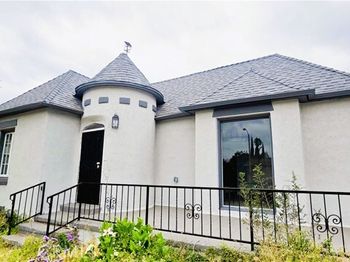 2187 E Villa