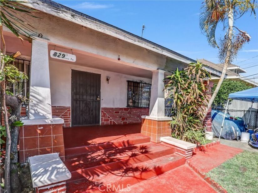 829 S Ditman, Los Angeles CA 90023