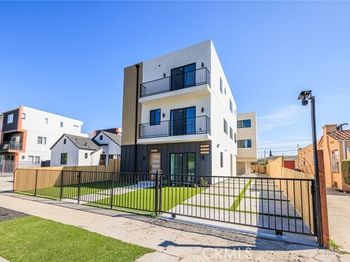 2426 S West View