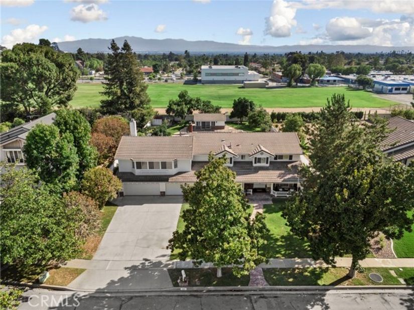 162 W Buffington, Upland CA 91784