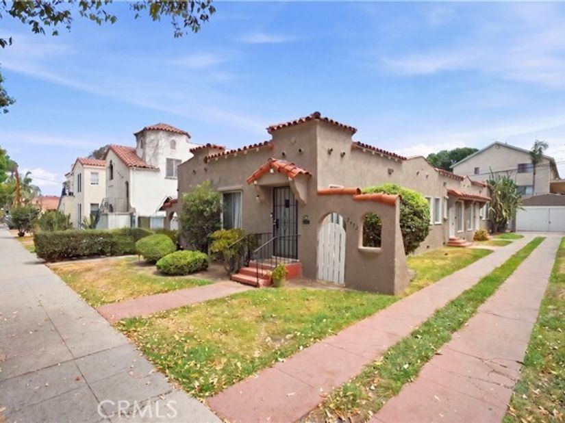 2472 Chestnut Avenue, Long Beach CA 90806
