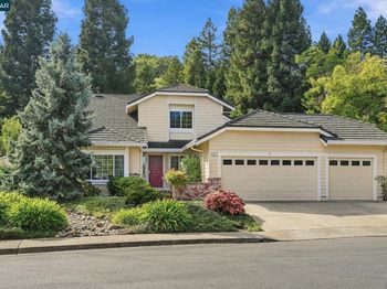 311 Meadowood Ct