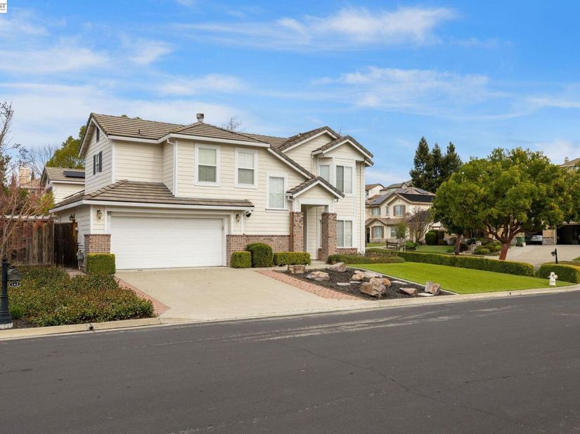 143 Shelterwood Ln, Danville CA 94506