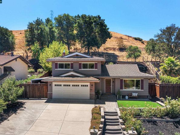 38 Buckingham Dr, Moraga CA 94556
