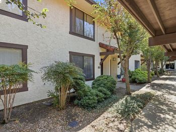 205 Del Valle Cir
