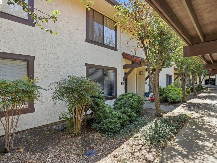 205 Del Valle Cir, El Sobrante CA 94803