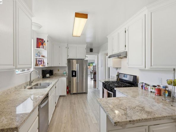 560 41St St, Richmond CA 94805