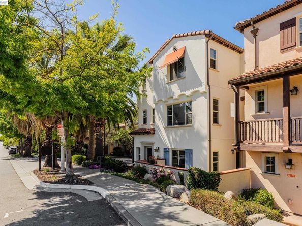 908 Smith Ln, Milpitas CA 95035