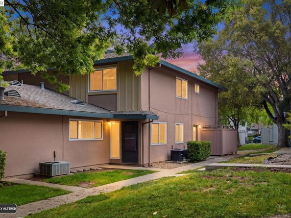 8185 Arroyo Dr 3, Pleasanton CA 94588