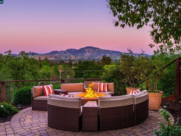 11 Dale Court, Lafayette CA 94595