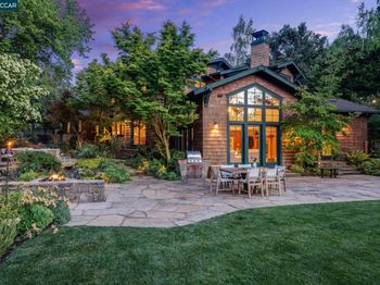 30 Greenwood Ct