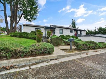 3400 Mirasol Ave