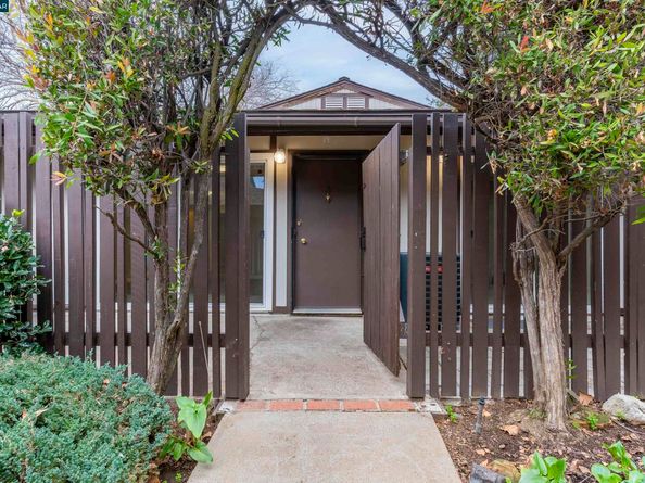 5492 Roundtree Dr A, Concord CA 94521