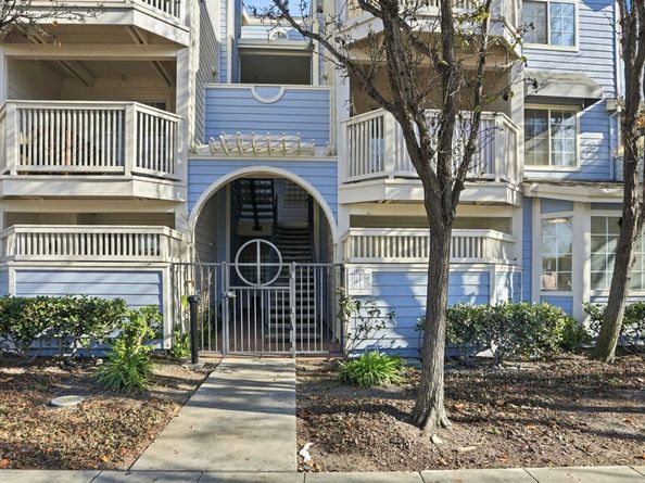 601 Arcadia Ter 102, Sunnyvale CA 94085