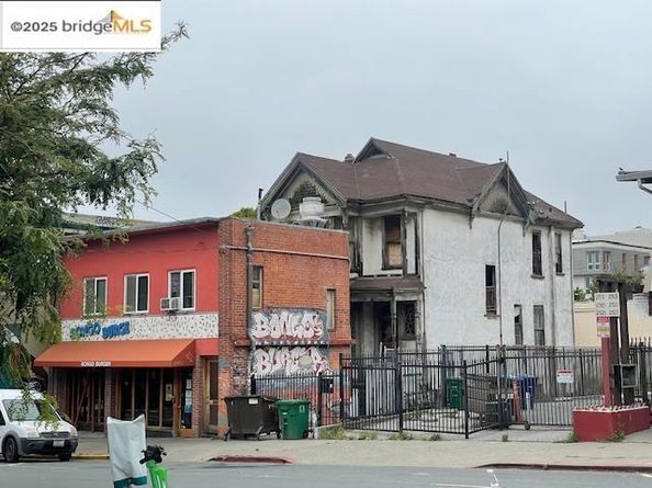 2509 Dwight Way, Berkeley CA 94704