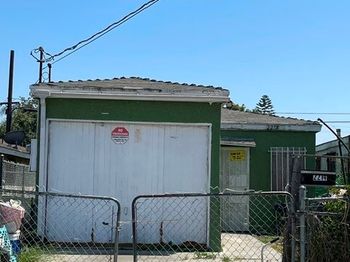 2214 E 111th