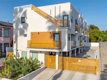 1754 N Berendo Street