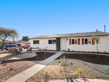 1313 N Crestlane Place