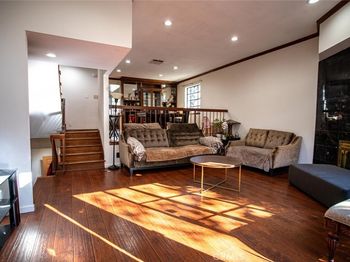 5327 Wilkinson Avenue