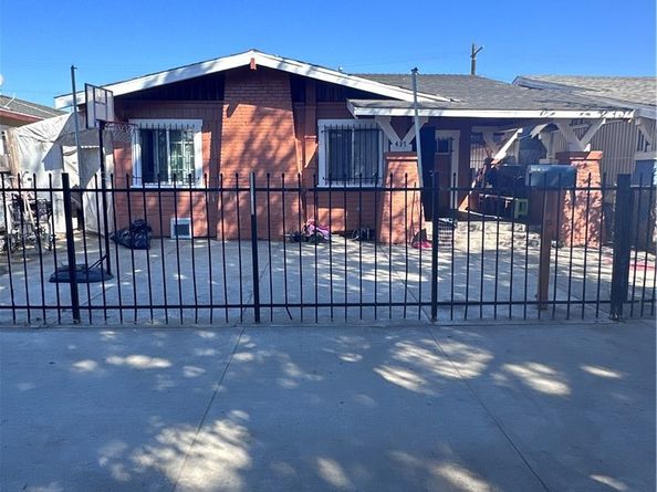 437 Park Front, Los Angeles CA 90011