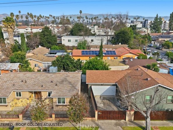 21511 Bassett St. & 6903 Alabama Ave., Canoga Park CA 91303