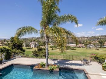 2738 La Costa Avenue