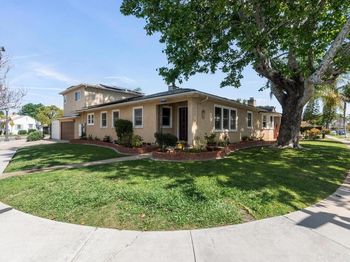 4839 Winona Avenue