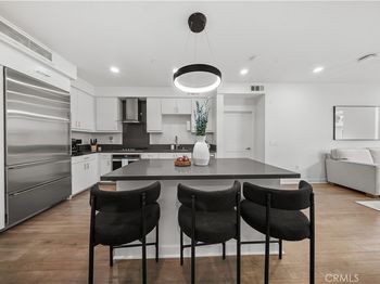 2412 Nolita