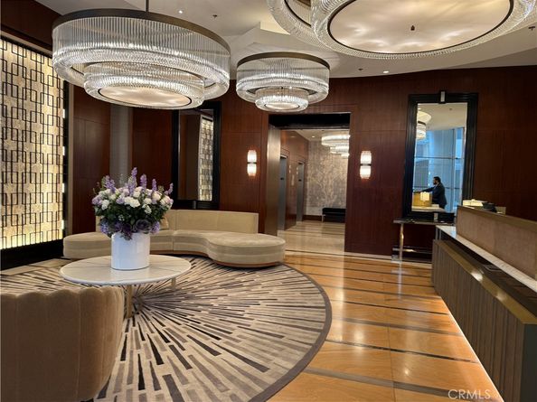 900 W Olympic Boulevard 41F, Los Angeles CA 90015