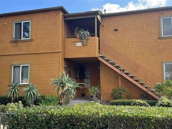 1519 N Ross